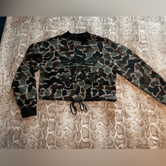 Adidas Cropped Camo Sweatshirt - Picture 1 of 2